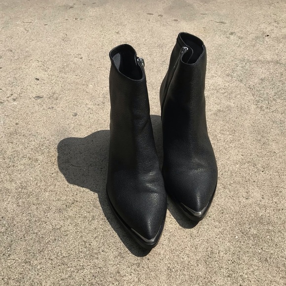 Calvin Klein Jeans Narice Stretch Pebble Booties - Picture 2 of 11